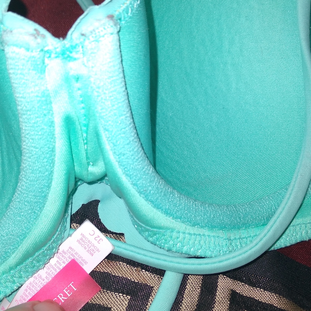 Victoria's secret bikini 32C